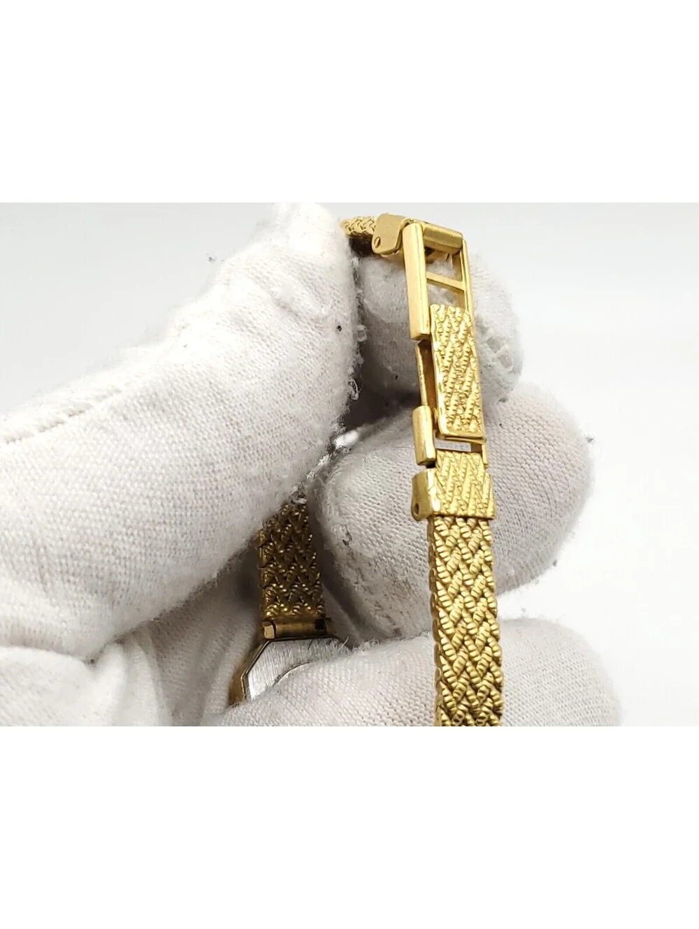 Montique Quartz Womens Watch New Battery Gold Tone Swiss Made 15mm
